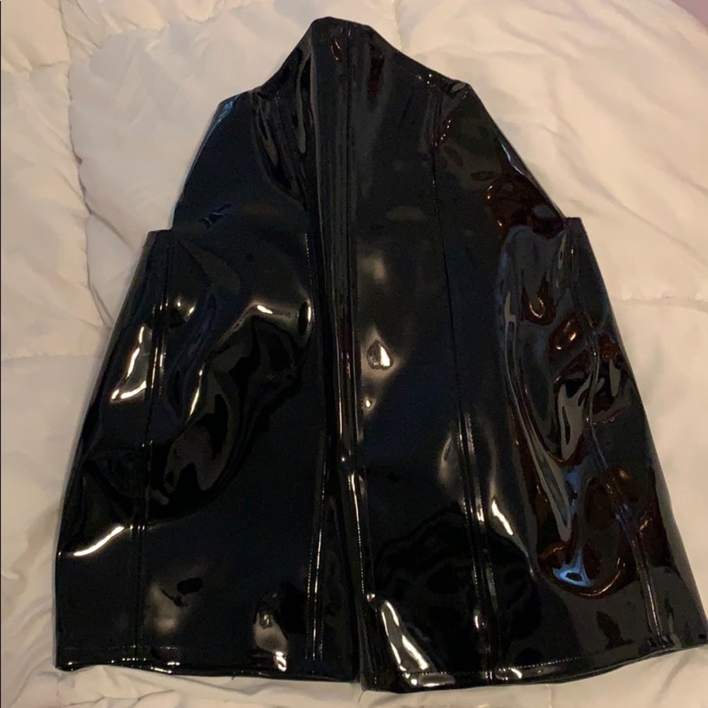 Grayscale patent leather corset skirt 💣